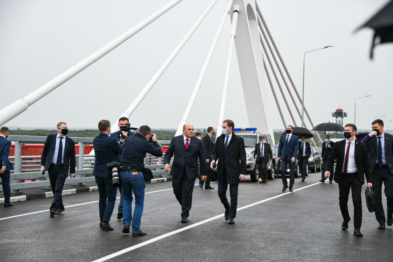 Объект приезд. Мост через Амур Благовещенск Хэйхэ. Мост Благовещенск Хайхэ. Автомобильный мост Благовещенск Хэйхэ. Благовещенск мост в Китай.