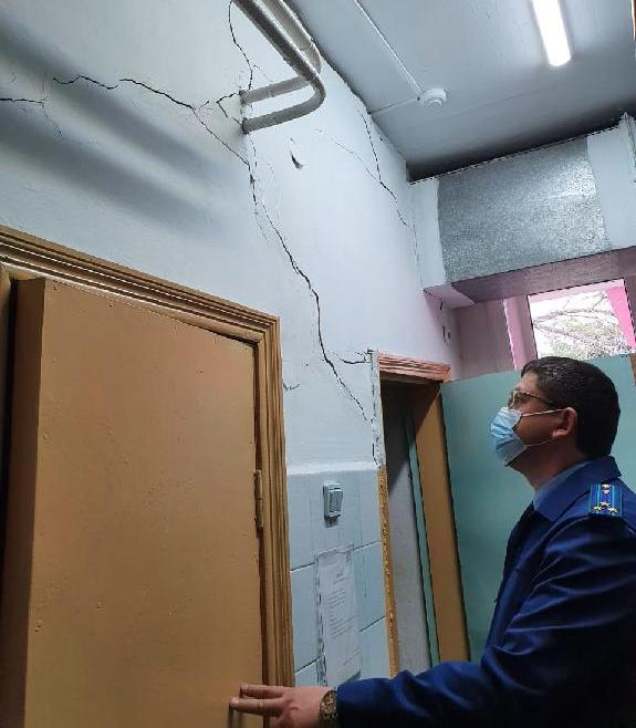 Детский дом в Ивановском районе остановил работу из-за трещин в пищеблоке
