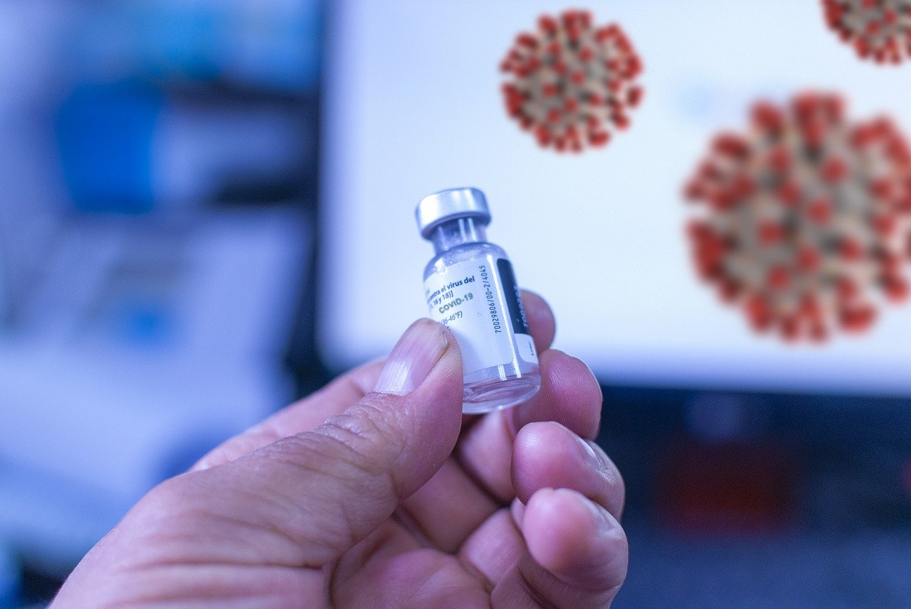 Прививку от коронавируса сделали более 2 тысяч тындинцев 