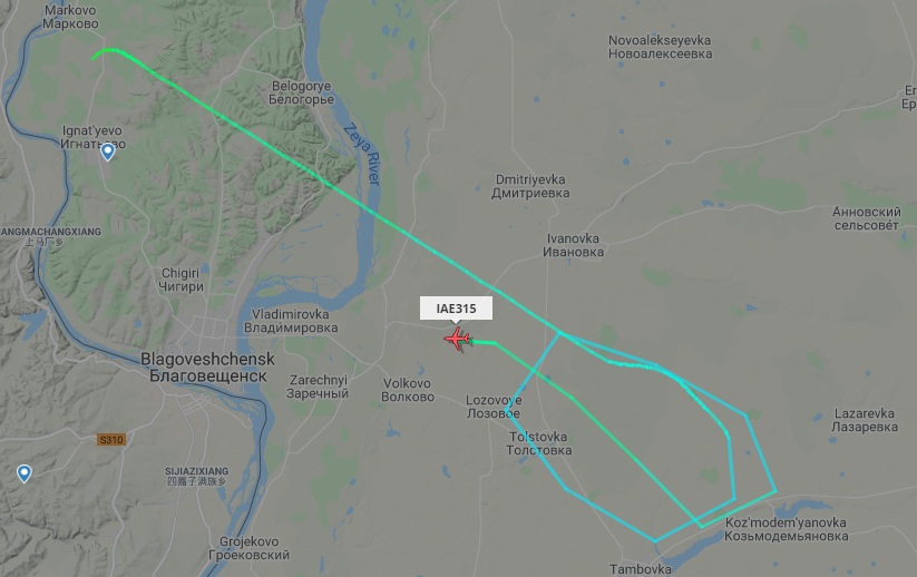 Экстренно вернувшийся в Благовещенск самолет кружил в районе Тамбовки