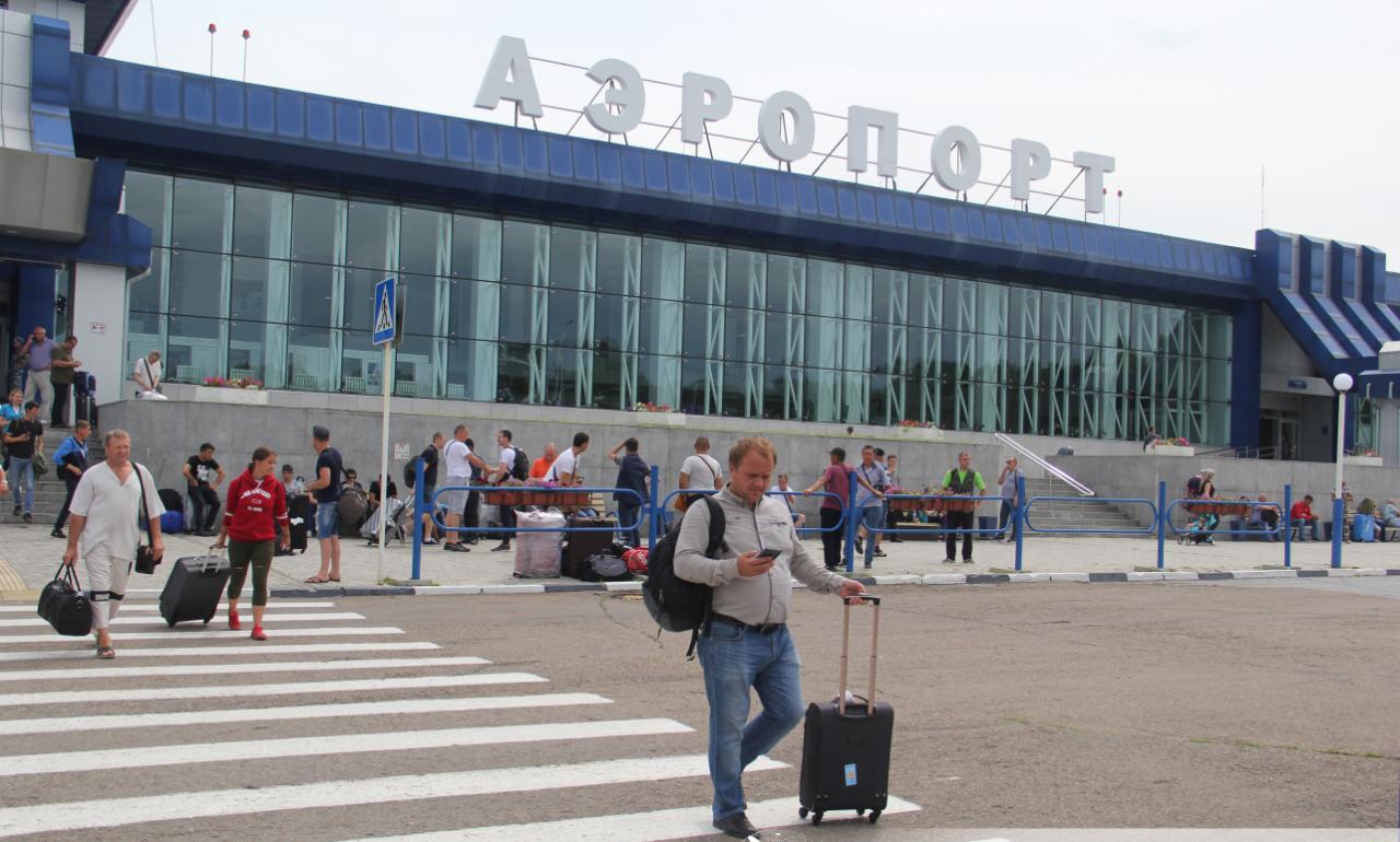 Самолет совершил вынужденную посадку в аэропорту Благовещенск 