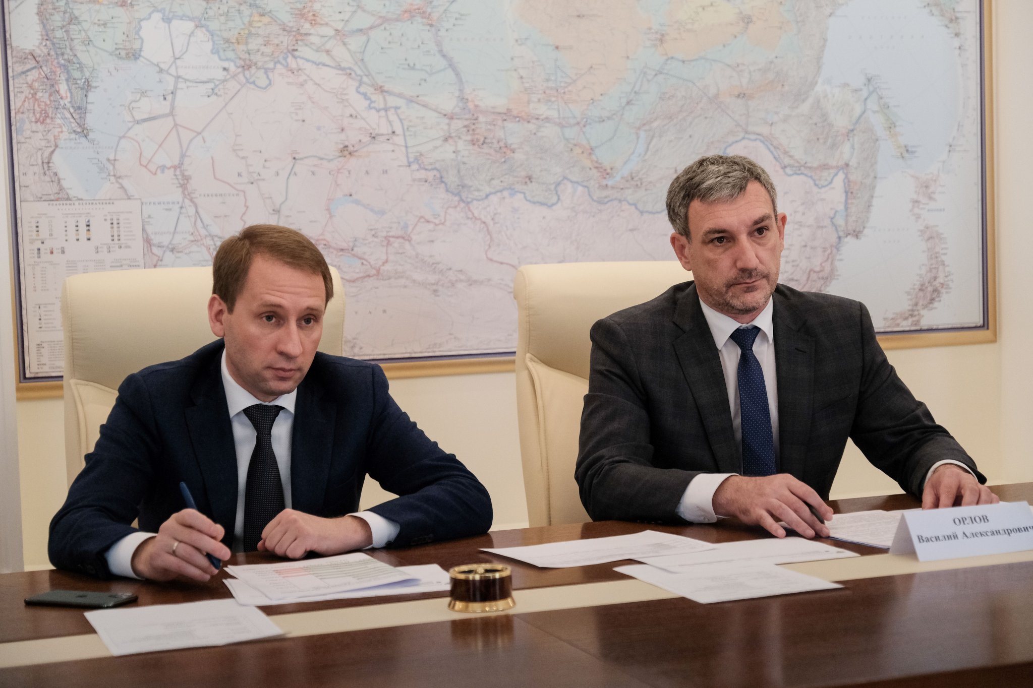 Строительство дамб в Амурской области обсудили Александр Козлов и Василий Орлов