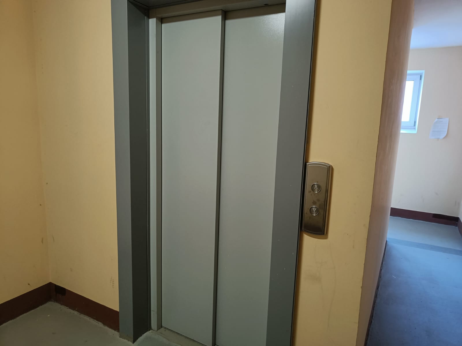 Новые лифты установят в 13 многоэтажных домах Тынды