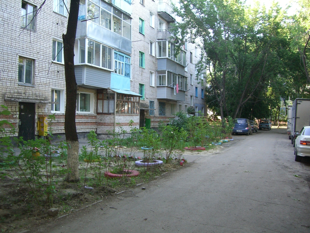 Три двора возле многоквартирных домов благоустроят в Белогорске
