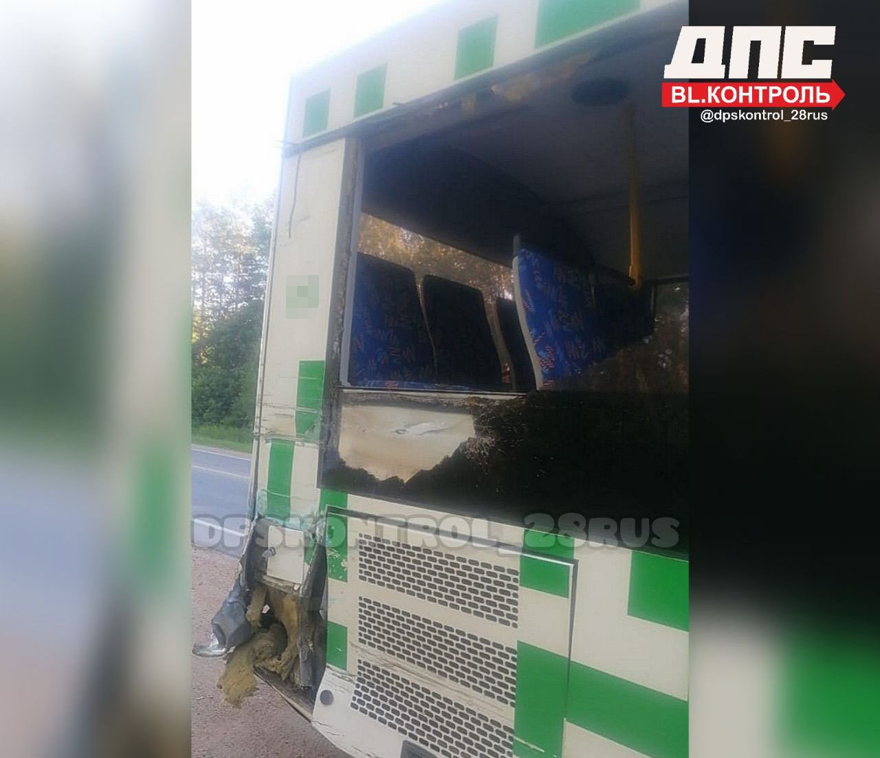 Автобус с пассажирами и грузовик столкнулись на трассе Амурской области
