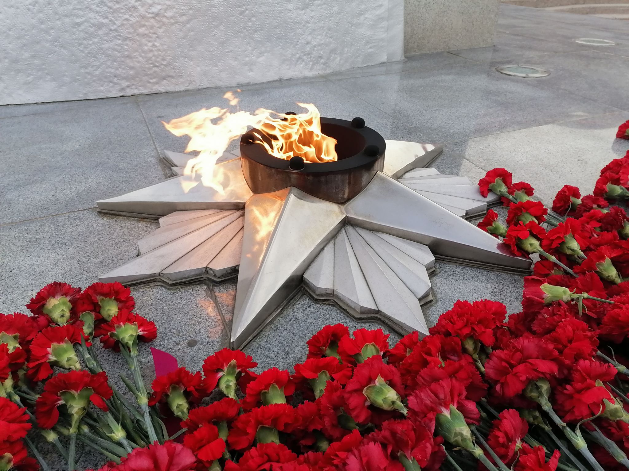Слово "Помним" зажгут на площади Победы в Благовещенске