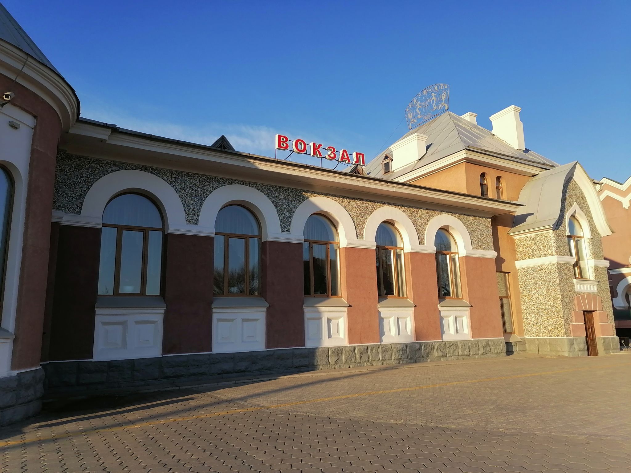Эвакуация произошла на вокзале Приамурья после сообщения об опасности