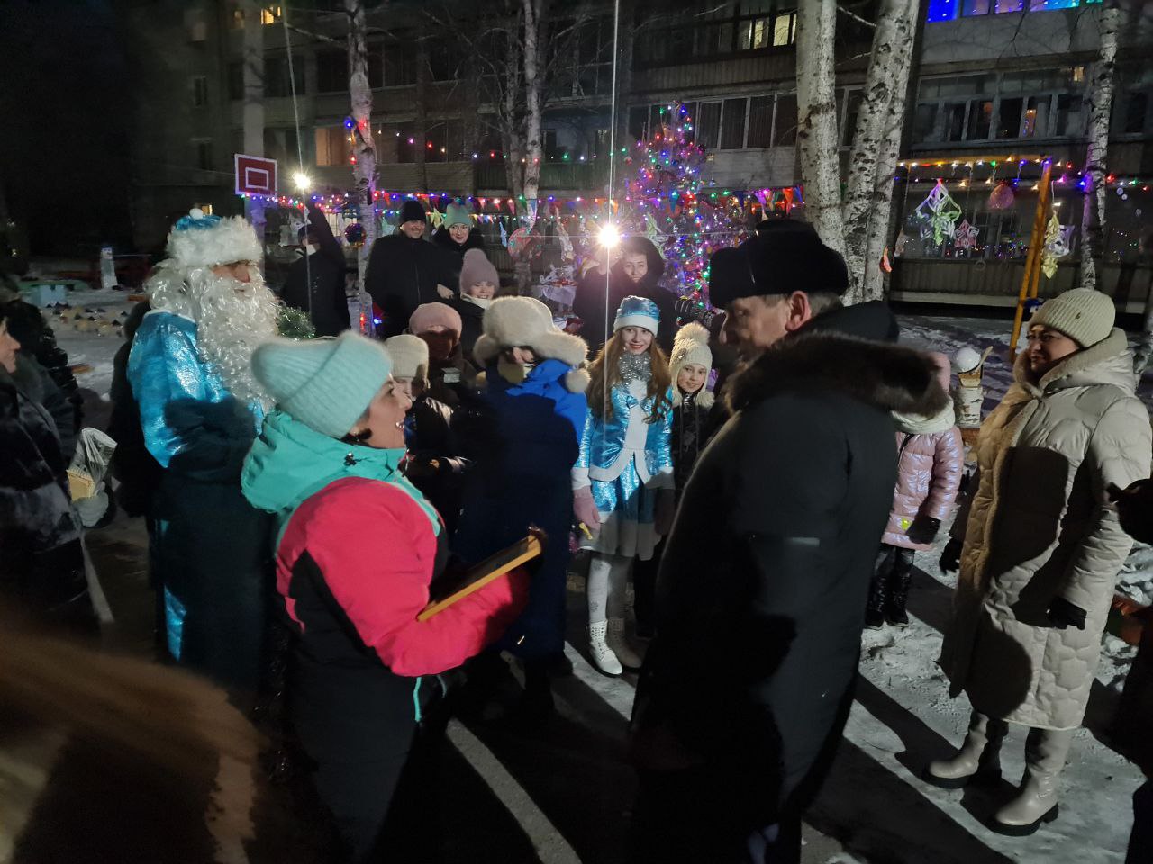 Пять самых нарядных новогодних дворов выбрали в городе Свободный