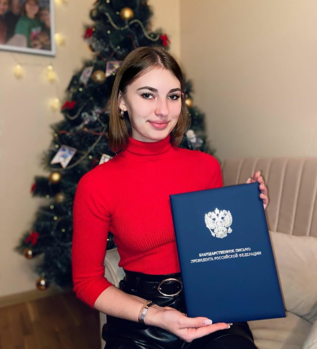 Путин наградил благодарностью молодую певицу из Амурской области