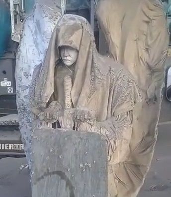 Фейк о статуе падшего ангела вслед за Амурской областью подхватила Индия