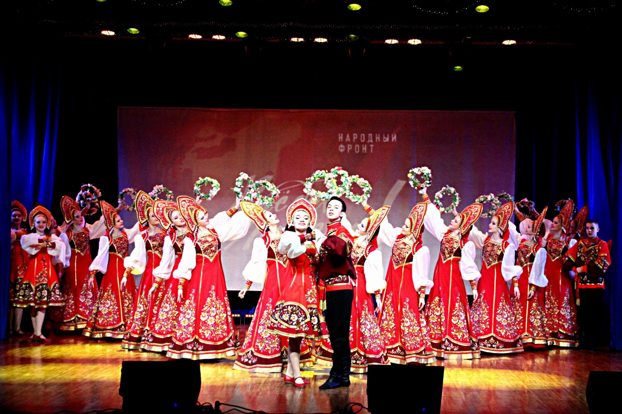 английское чаепитие файв-о-клок. чайная церемония в великобритании. чайная церемония в англии файв о'клок. пятичасовой. чайная церемония в англии файв о'клок.