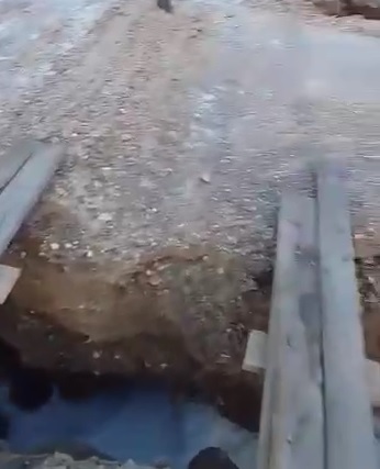 Талая вода дважды размыла участок дороги в Свободненском районе