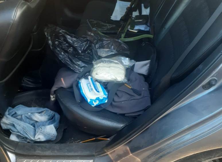 Крупную партию наркотиков прятал в автомобиле житель Благовещенска 