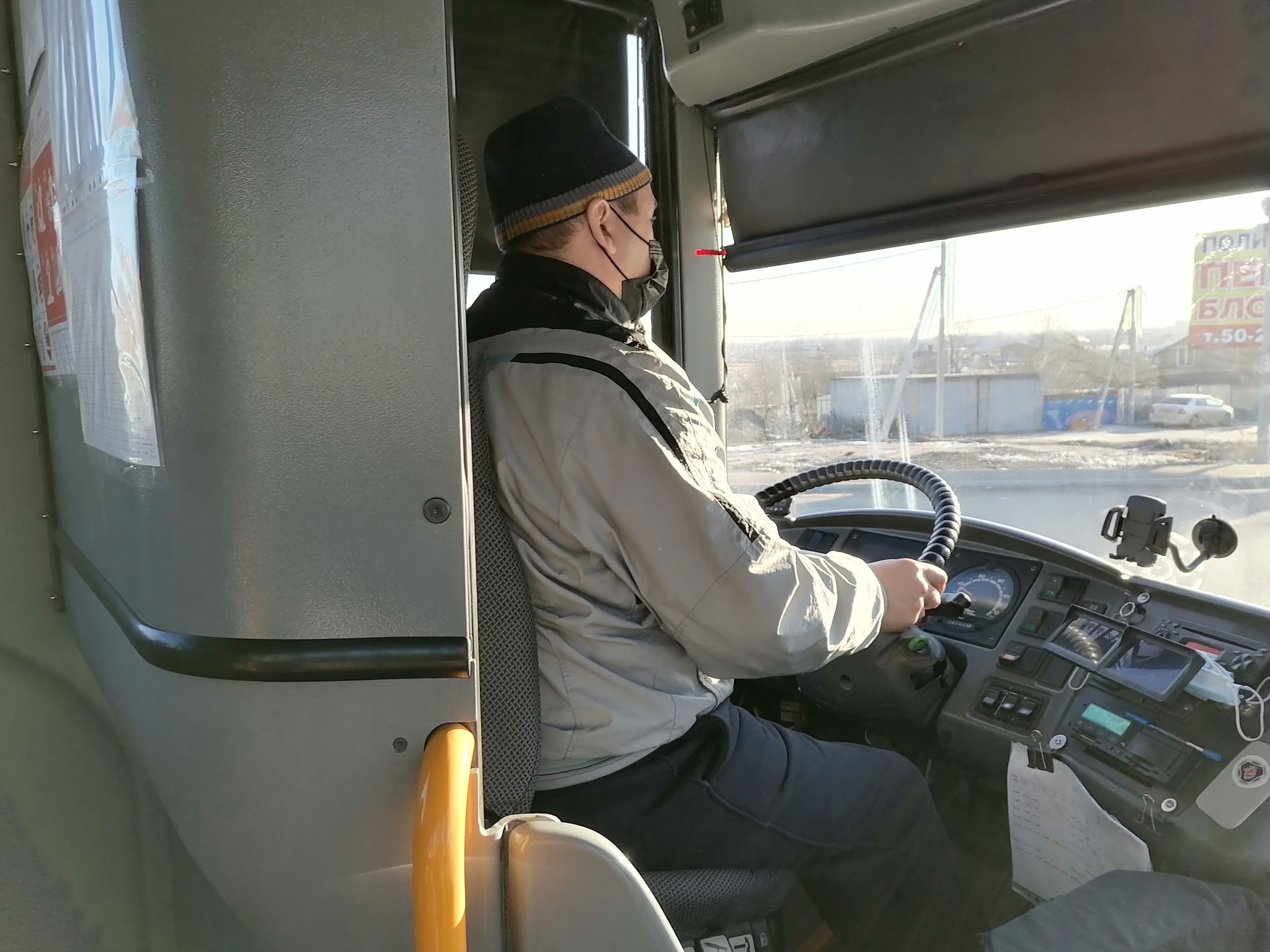 Число автобусных рейсов из-за нехватки водителей сократили в Белогорском округе