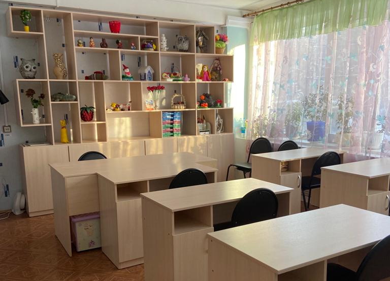 Заключенные изготовили мебель для социального центра в Тындинском округе