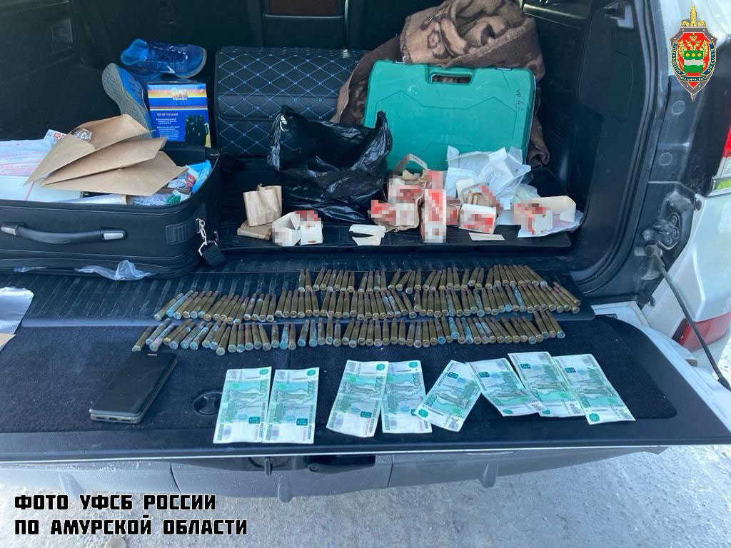 Сотрудники ФСБ задержали амурчанина в момент незаконной продажи боеприпасов