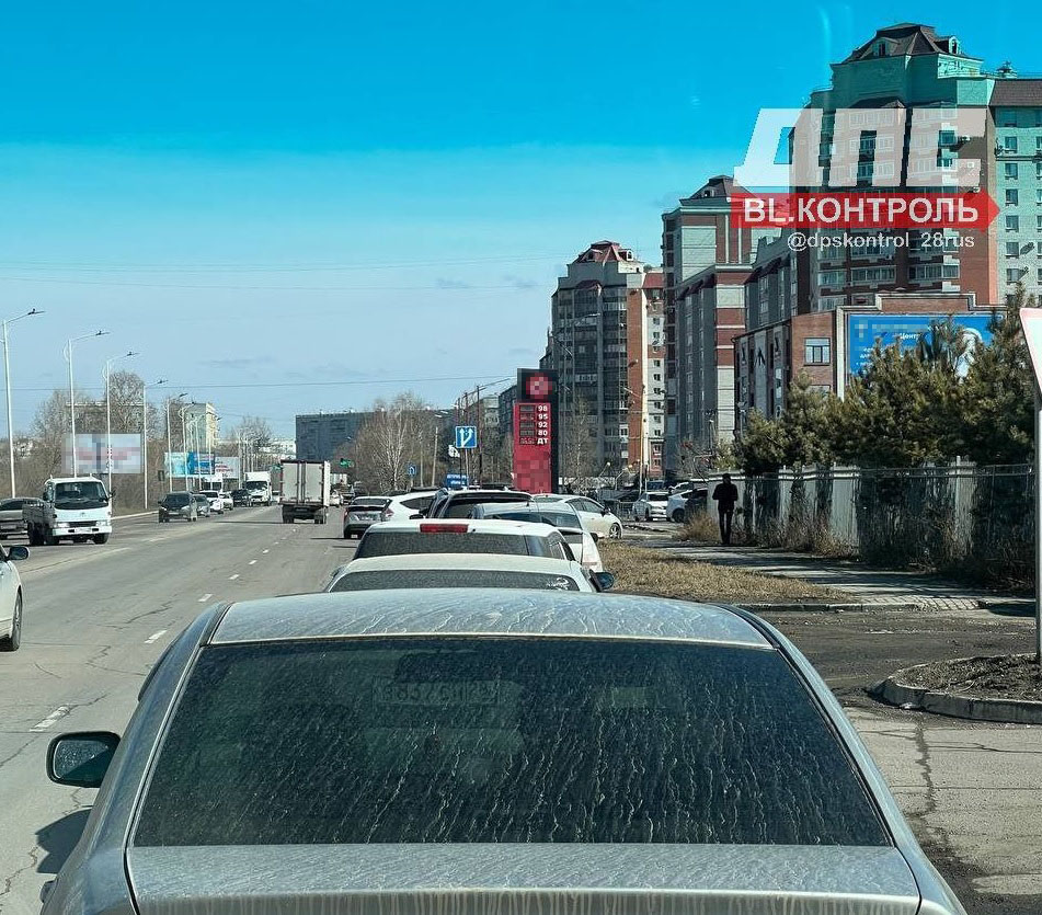 Очередь возле автомойки самообслуживания возмутила водителей в Благовещенске