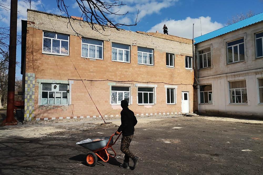 Школу в ДНР ремонтируют при поддержке Амурской области