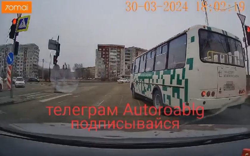 На видео попали маршрутные автобусы, нарушившие ПДД в Благовещенске