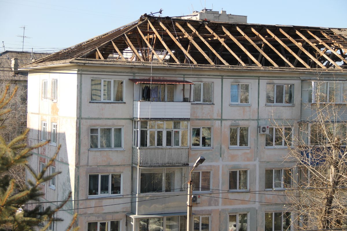 До сезона дождей в Приамурье заменят крыши на 24 домах