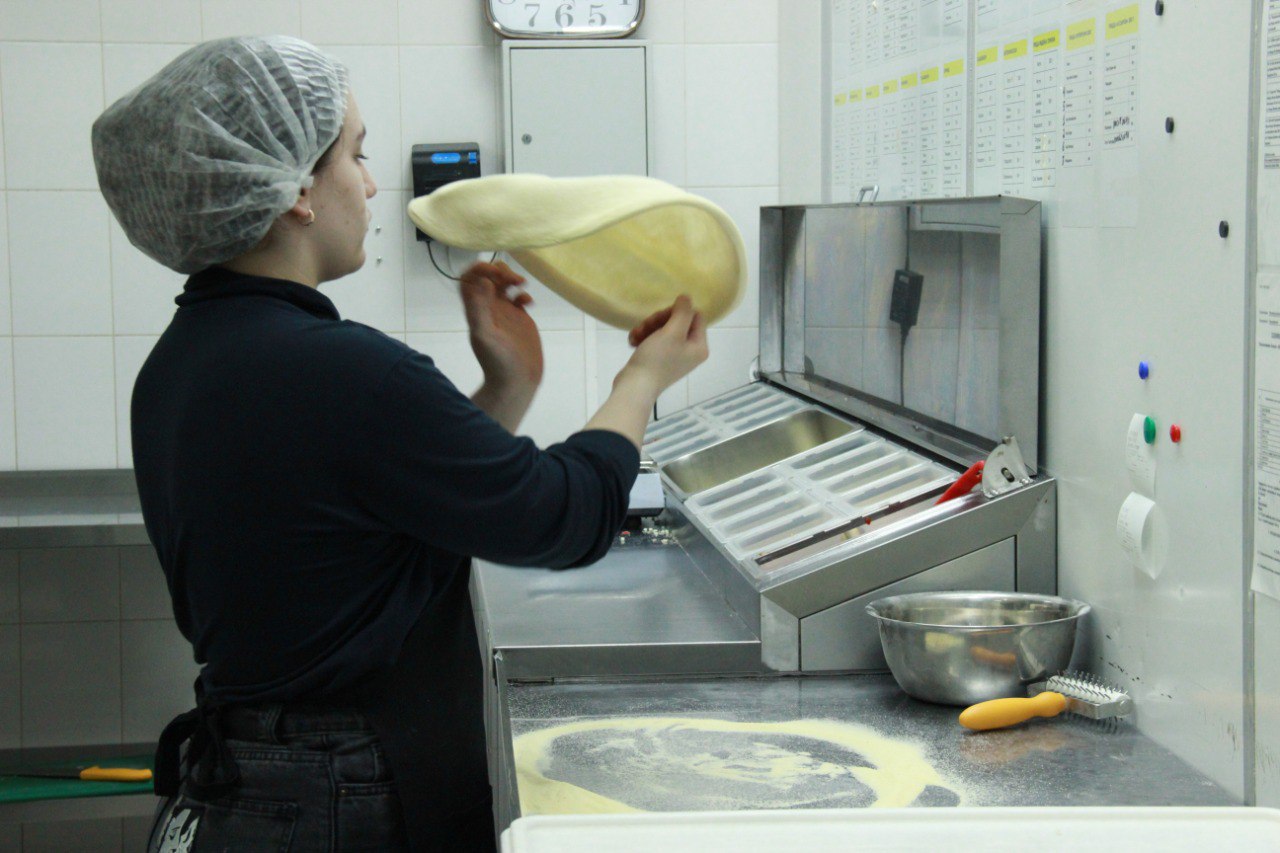 Расширить производство помогло государство владельцу пиццерии из Белогорска