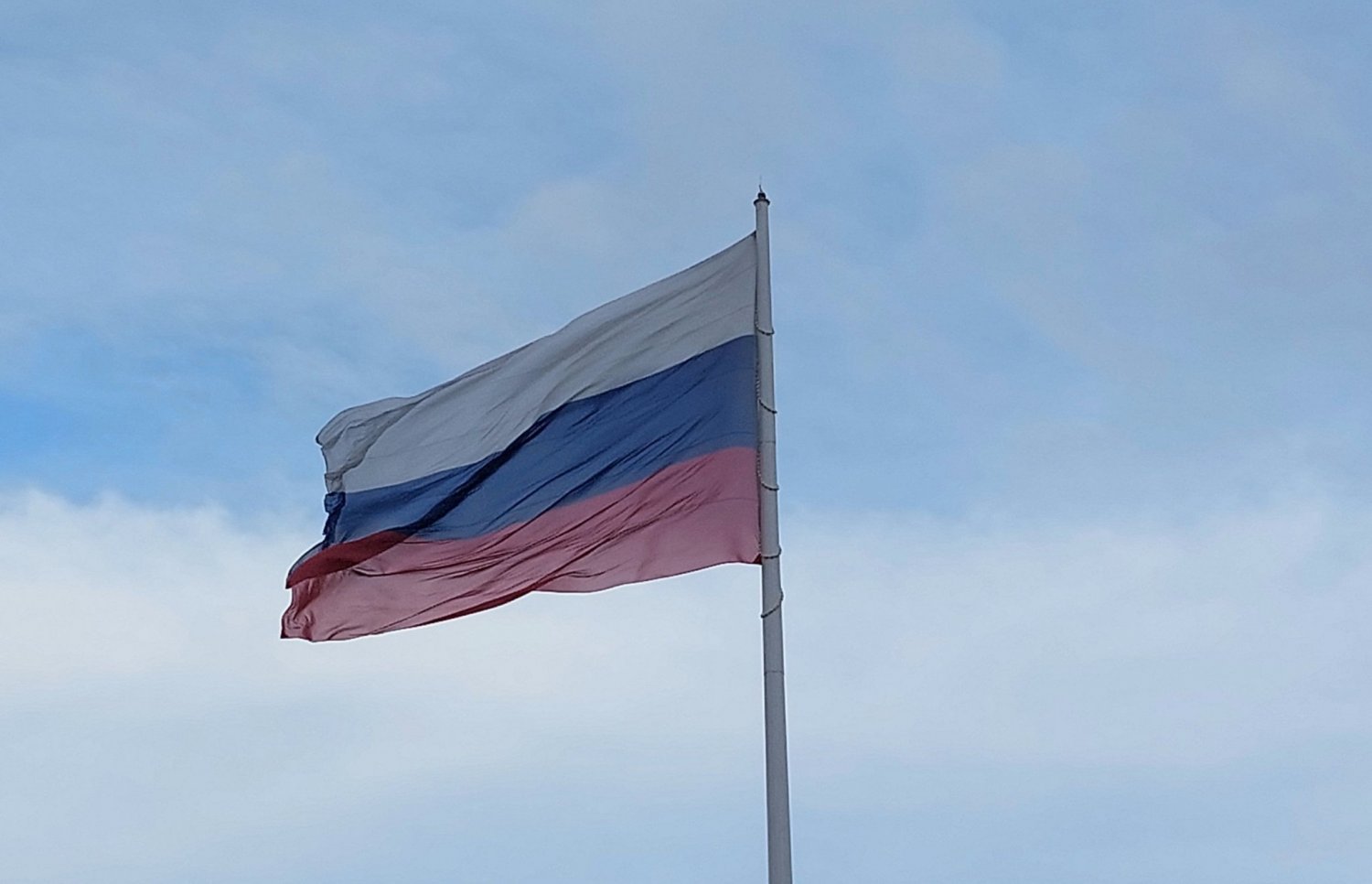 Российский флаг станет обязательным для номерных знаков автомобилей