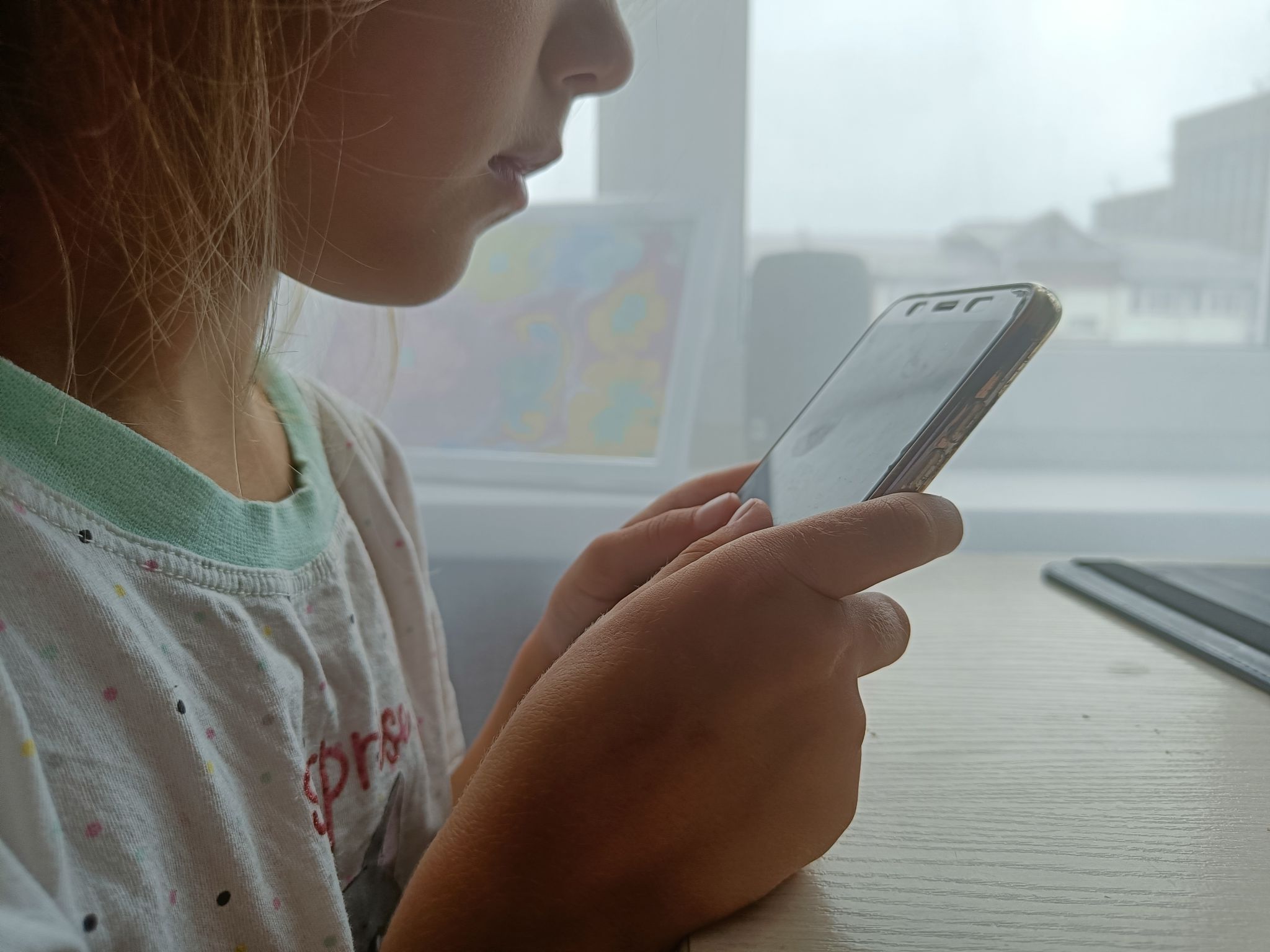 Девятилетняя девочка перевела мошенникам 1,3 млн с телефонов родителей