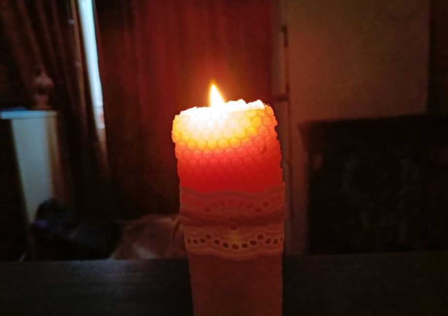 Иерусалимские свечи поддерживают связь с Благодатным огнем