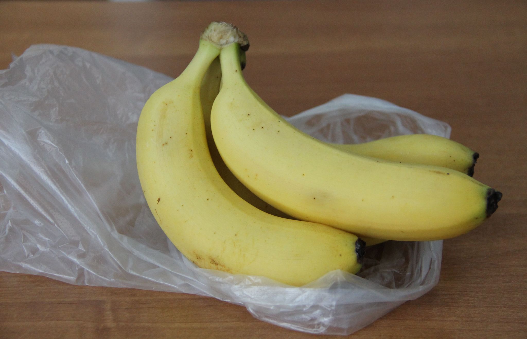 Смородина и бананы помогут снизить давление