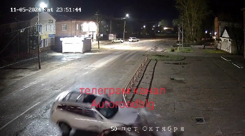 Врезался и перевернулся: жесткое ДТП в Приамурье попало на видео