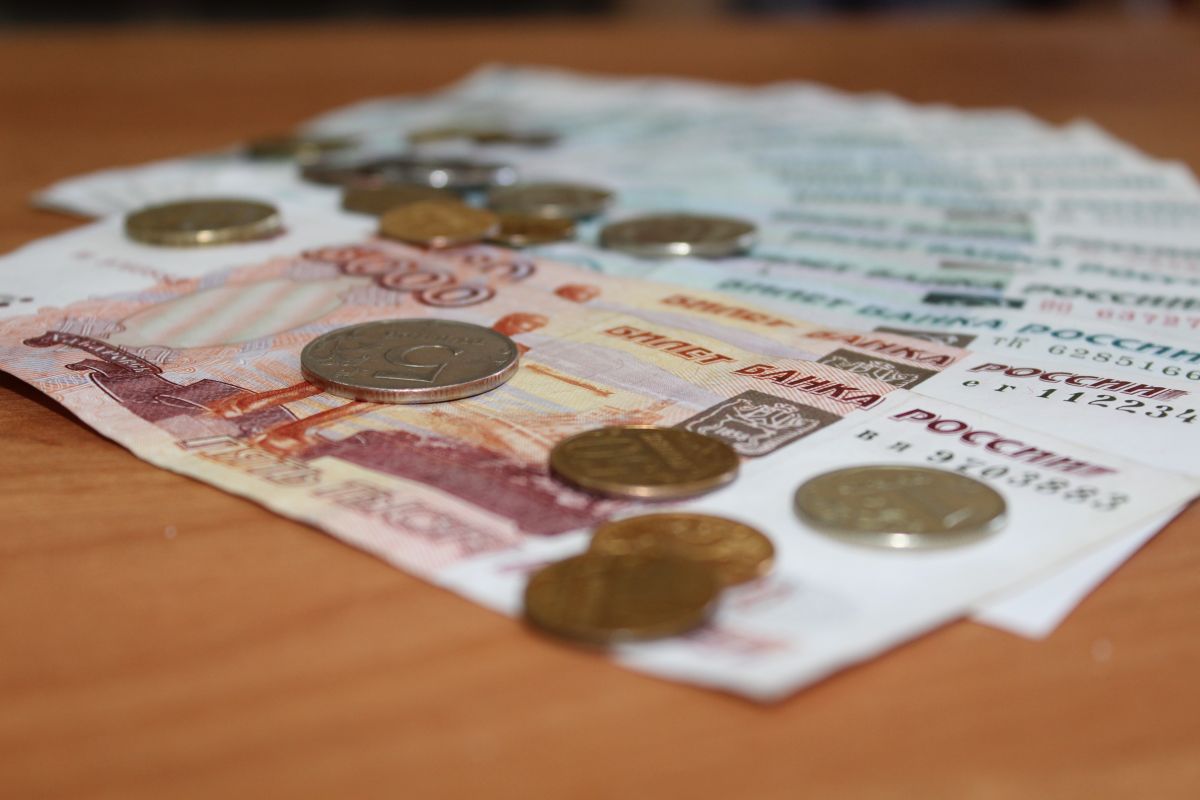 Подросткам готовы платить работодатели до 80 тысяч рублей в месяц