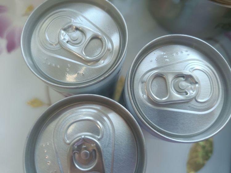 Энергетик яд для организма: ученый рассказал, что содержится в напитке на самом деле