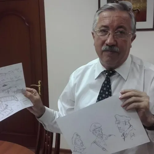 О том, где была установлена его первая скульптура, как на самом деле сломал два ребра будучи главой администрации Благовещенска и кого из кандидатов в депутаты Госдумы он нарисовал