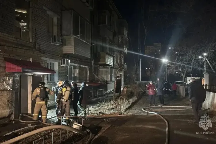 Пожар в Благовещенске унес жизни двоих детей и двоих взрослых