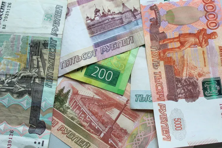 Когда половина амурчан будут получать более 200 тысяч рублей, показало исследование