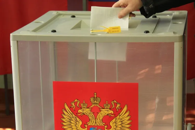 Гимн, триколор и самовар: одной из первых встретила единый день голосования Амурская область