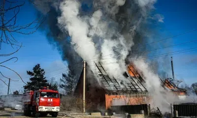 В Свободном в горящем доме взорвался газовый баллон