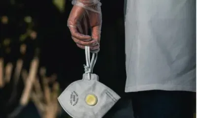 Врач не советует носить респираторы с клапанами в общественных местах