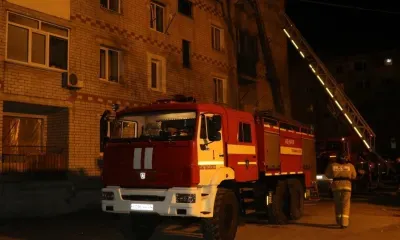В Белогорске эвакуировали 14 человек из дома, где произошел пожар