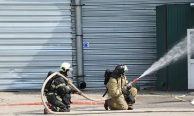 Гараж с техникой и оборудованием в Чигирях тушили 27 человек