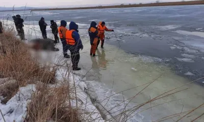 В Приморье семья с тремя детьми утонула, провалившись на автомобиле под лед 
