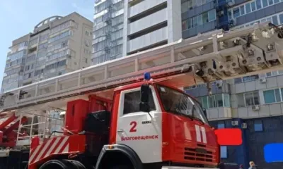 Пожарные спасли человека из горящей квартиры в высотке в Благовещенске