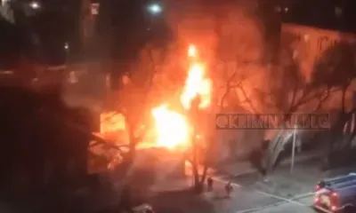 Горящий дом в Благовещенске тушили 17 человек