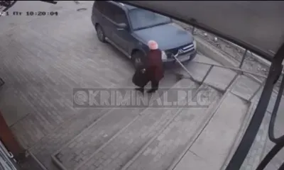 Автомобиль чуть не сбил пенсионерку в Чигирях, заехав на пандус