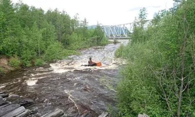 В ручей Тындинского района опрокинулись вахтовые автомобили