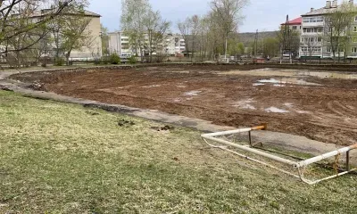Стадион при школе поселка Прогресс после масштабного ремонта откроется к осени