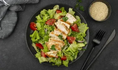 О правильном рационе перед прививкой от коронавируса рассказали российские ученые