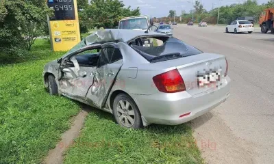 Автомобиль "потрепало" КамАЗами на подъезде к Благовещенску 