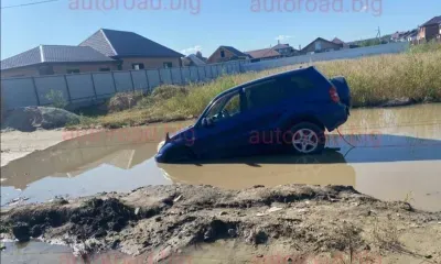 Автомобиль попал в грязевую ловушку в Благовещенском районе