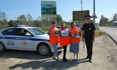В Свободном сотрудники ЗабЖД напомнили водителям правила проезда через железнодорожные переезды
